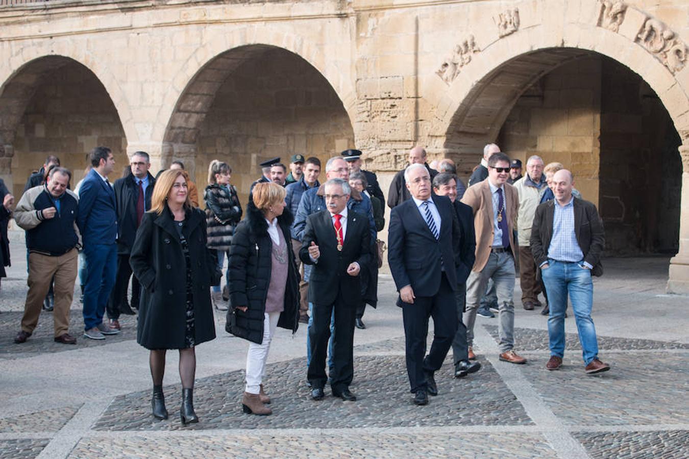 El presidente del Gobierno de La Rioja, José Ignacio Ceniceros, participa en la inauguración del edificio del Corregimiento, tras las obras de rehabilitación.