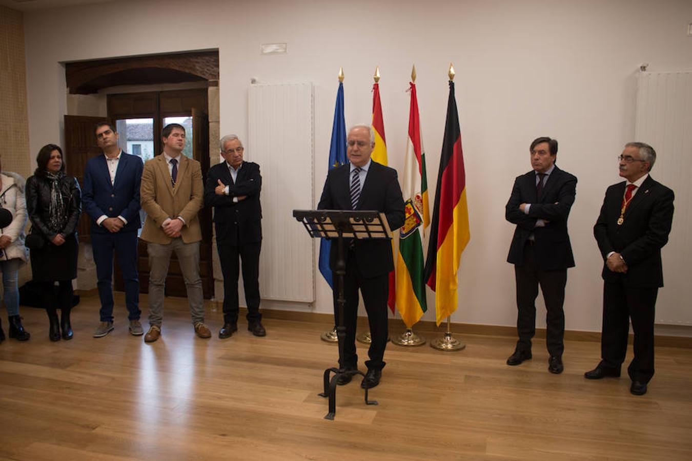 El presidente del Gobierno de La Rioja, José Ignacio Ceniceros, participa en la inauguración del edificio del Corregimiento, tras las obras de rehabilitación.