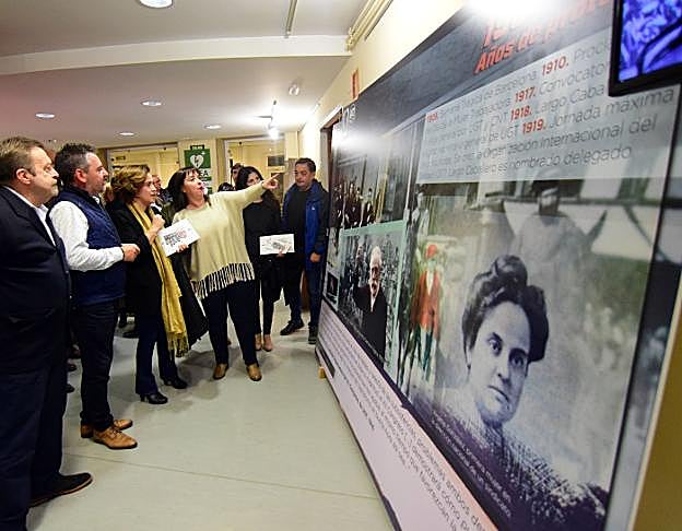 Acto de inauguración, ayer de la exposición. :: miguel herreros