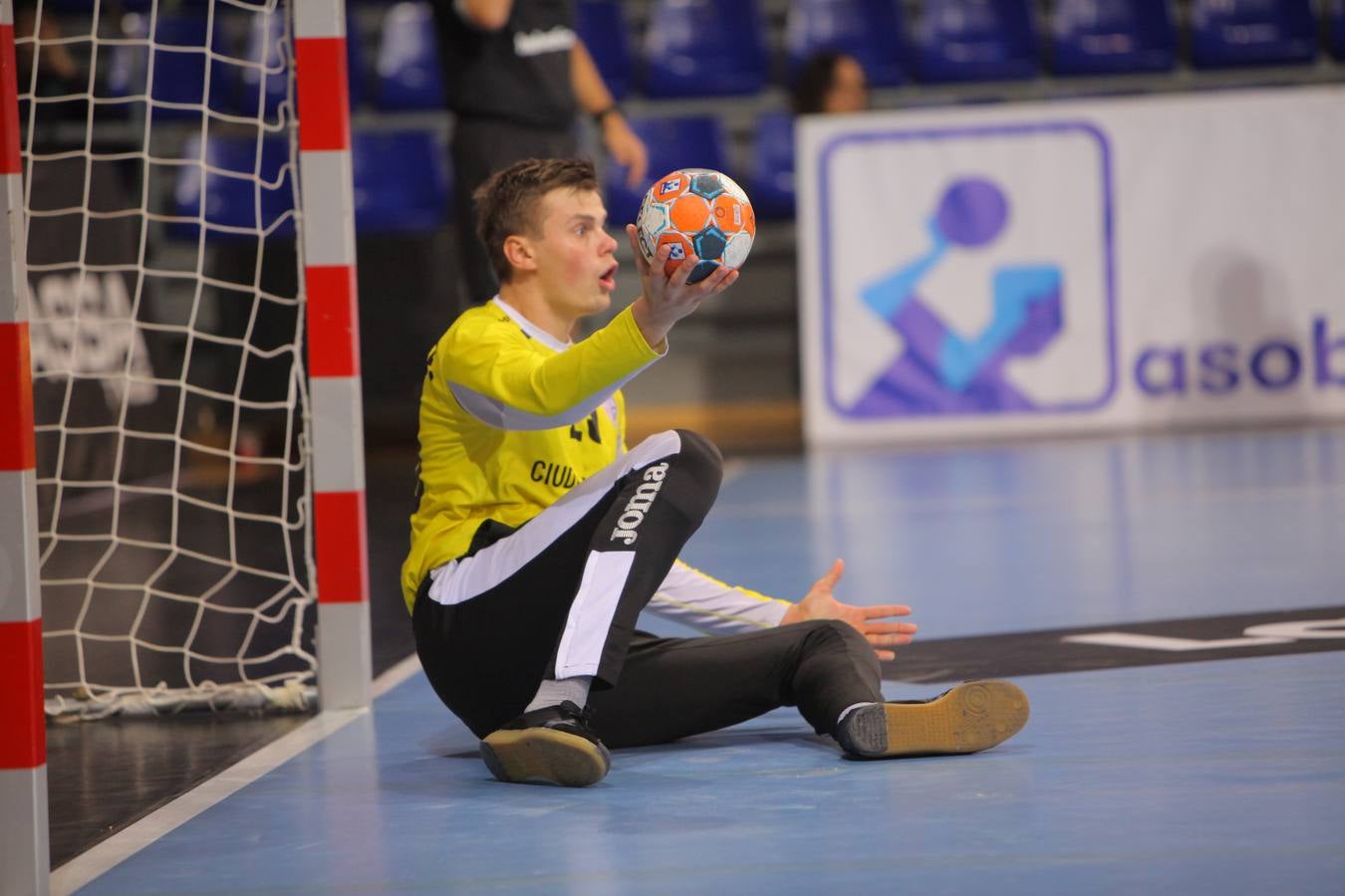 El FC Barcelona Lassa sigue líder invicto en la liga Asobal al superar al CB Logroño-La Rioja en el Palau Blaugrana por 45-31