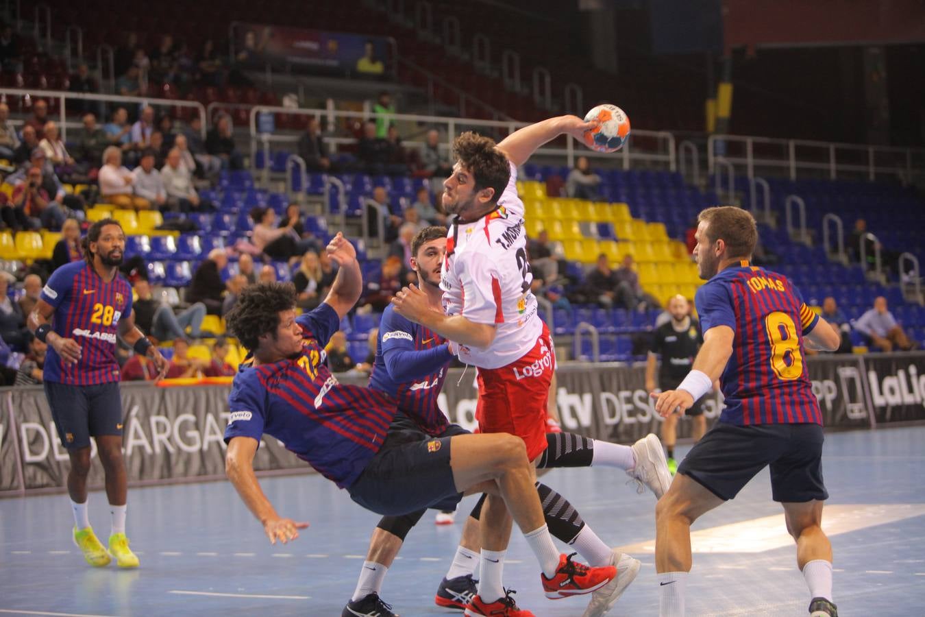 El FC Barcelona Lassa sigue líder invicto en la liga Asobal al superar al CB Logroño-La Rioja en el Palau Blaugrana por 45-31