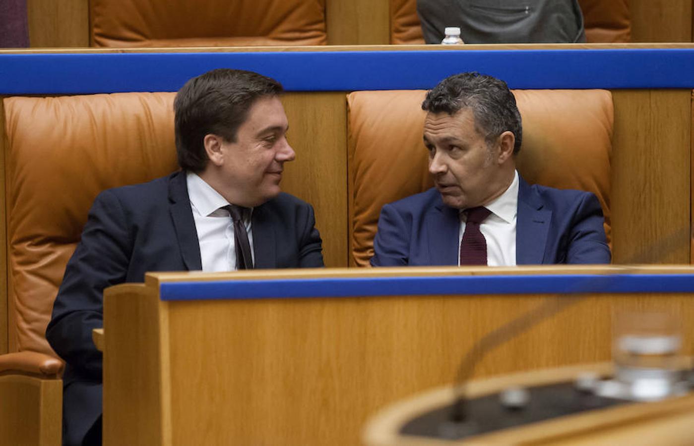 El presidente del Gobierno de La Rioja, José Ignacio Ceniceros ha respondido en el pleno del Parlamento regional a cuestiones sobre el reto demográfico, la economía en la región, el empleo público y el salario mínimo interprofesional (SMI). Parlamento.