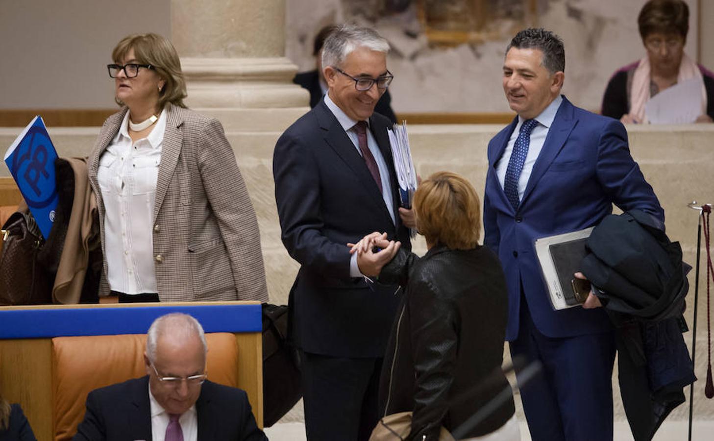 El presidente del Gobierno de La Rioja, José Ignacio Ceniceros ha respondido en el pleno del Parlamento regional a cuestiones sobre el reto demográfico, la economía en la región, el empleo público y el salario mínimo interprofesional (SMI). Parlamento.