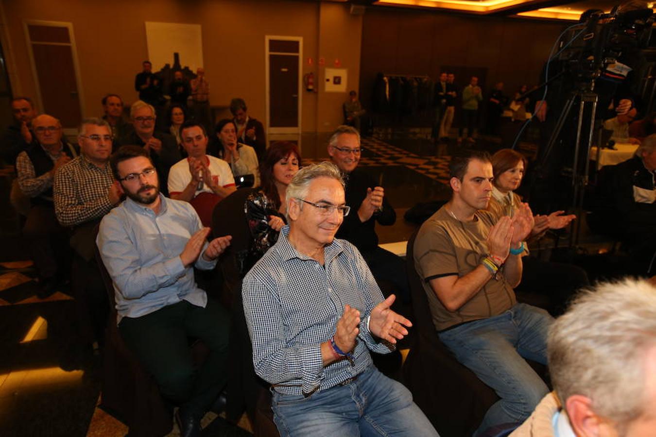 El ministro de Fomento, José Luis Ábalos ha intervenido en un acto del PSOE en La Rioja, junto a su secretario general, Francisco Ocón, y la secretaria federal de Mundo Rural y portavoz del Grupo Parlamentario Socialista, Concepción Andreu en el restaurante Delicatto de Logroño.