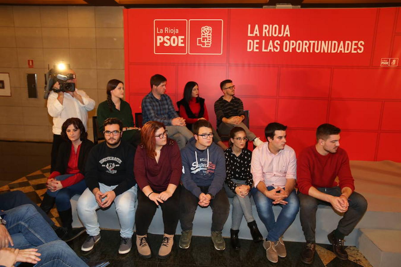 El ministro de Fomento, José Luis Ábalos ha intervenido en un acto del PSOE en La Rioja, junto a su secretario general, Francisco Ocón, y la secretaria federal de Mundo Rural y portavoz del Grupo Parlamentario Socialista, Concepción Andreu en el restaurante Delicatto de Logroño.