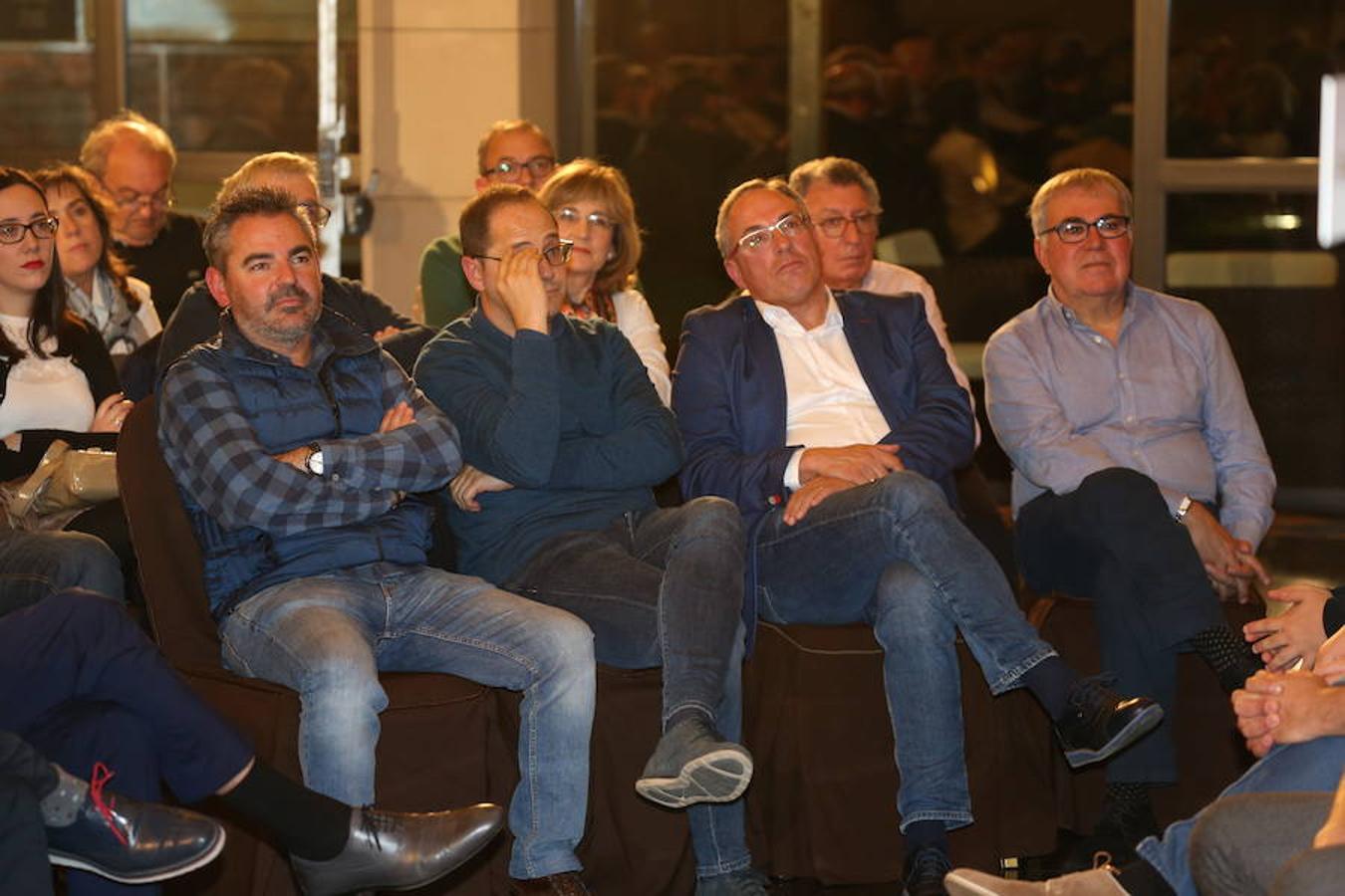 El ministro de Fomento, José Luis Ábalos ha intervenido en un acto del PSOE en La Rioja, junto a su secretario general, Francisco Ocón, y la secretaria federal de Mundo Rural y portavoz del Grupo Parlamentario Socialista, Concepción Andreu en el restaurante Delicatto de Logroño.