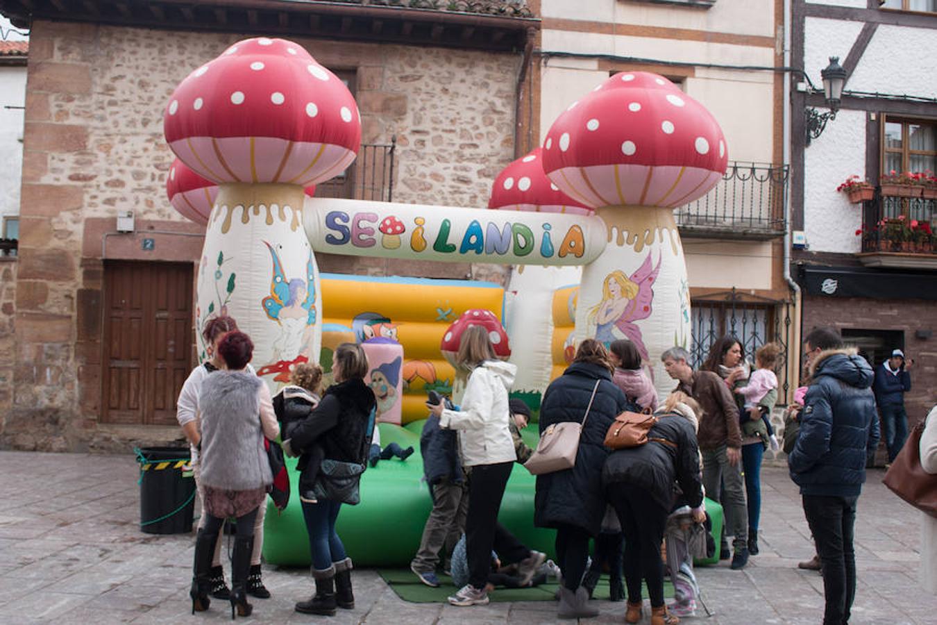 Imágenes de las XXVII Jornadas Micológicas, organizadas por la asociación Amigos de Ezcaray