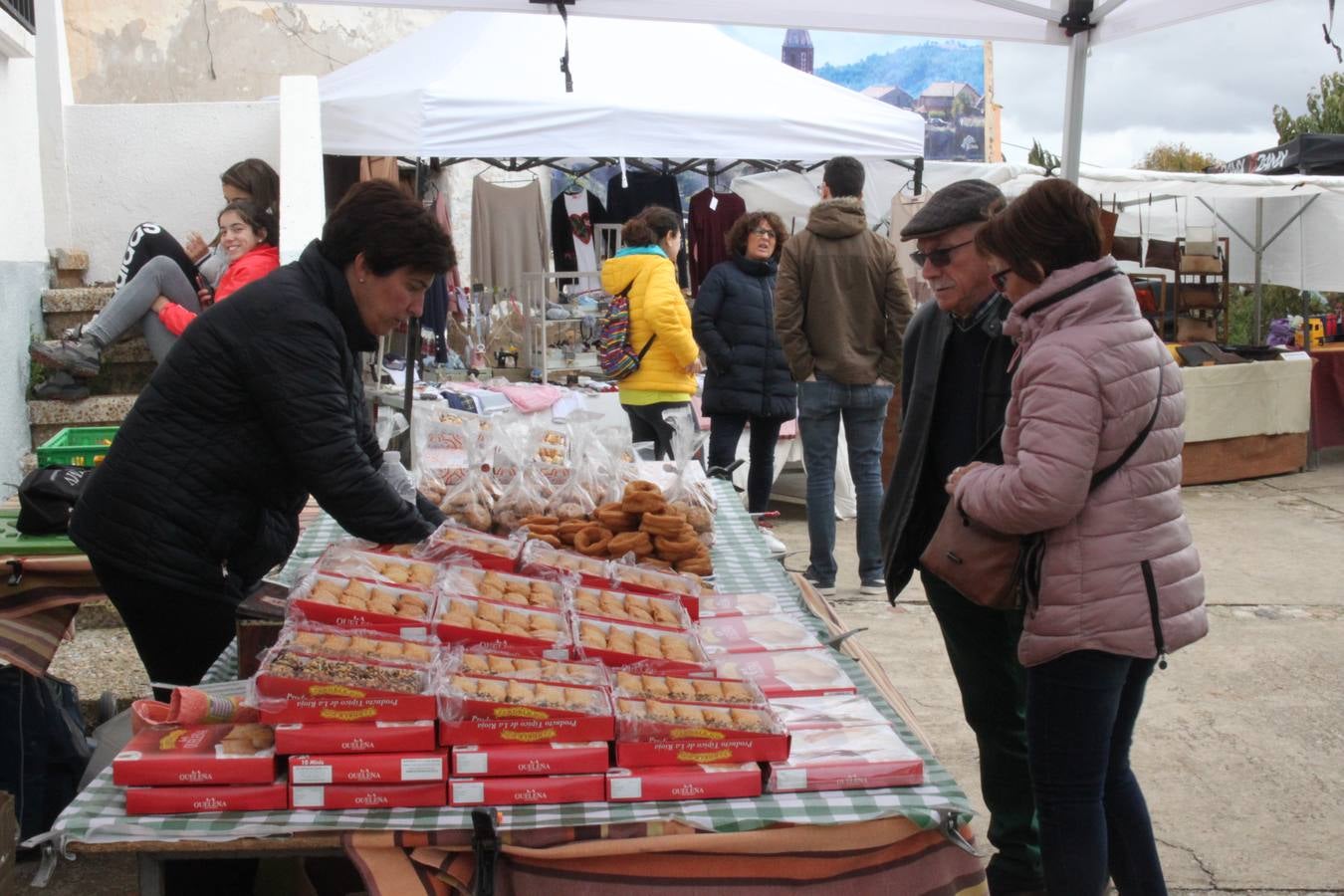 Decenas de personas disfrutaron de un paseo por este tesoro natural y saborearon los platos de cuatro cocineros riojanos