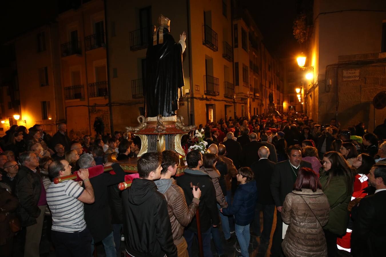 Fotos: Multitudinaria procesión (II)