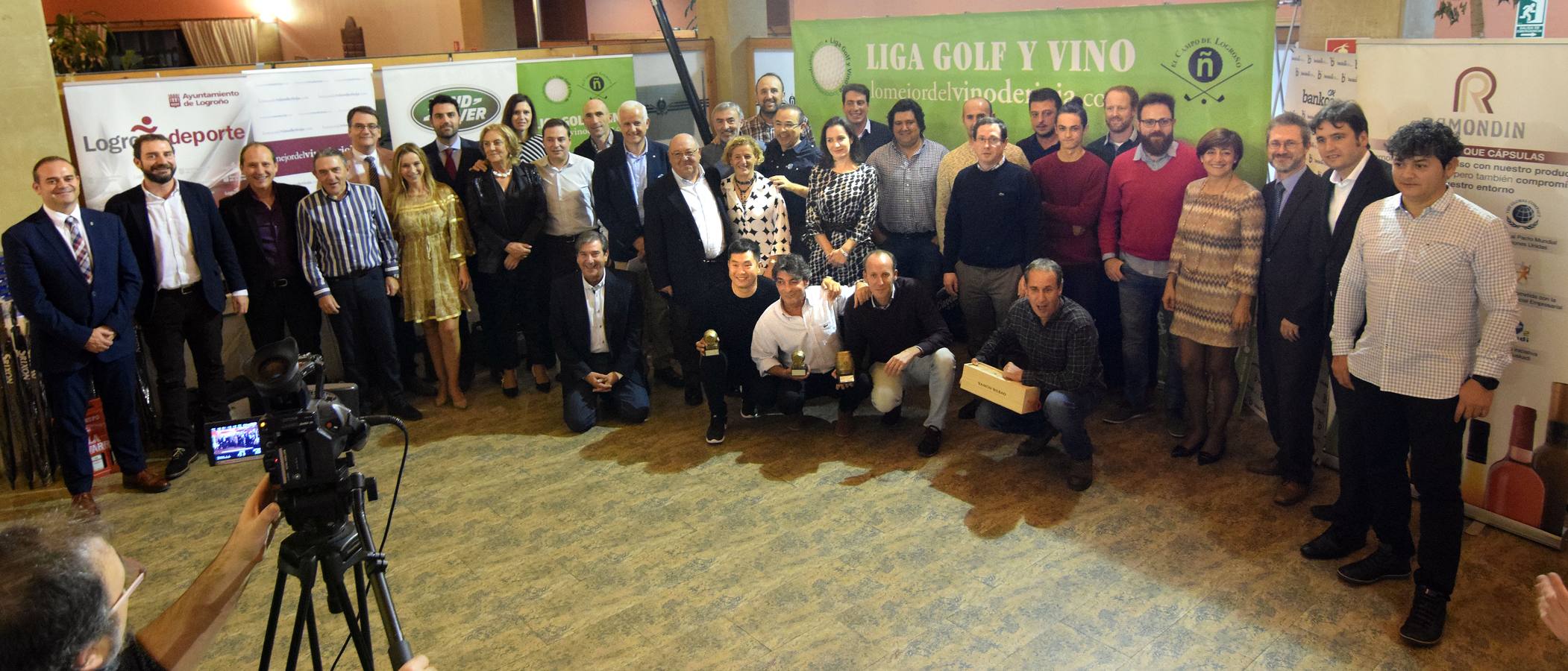 La Liga de Golf y Vino terminón con una cena alla que asistieron jugadores, organización y patrocinadores.