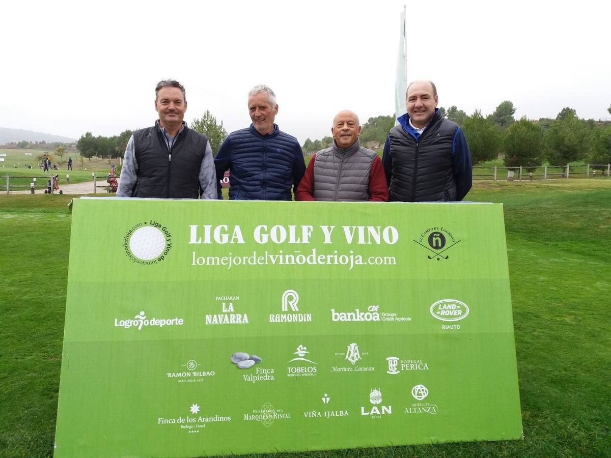 Imágenes de la salida de la final de la Liga de Golf y Vino de lomejordelvinoderioja.com.