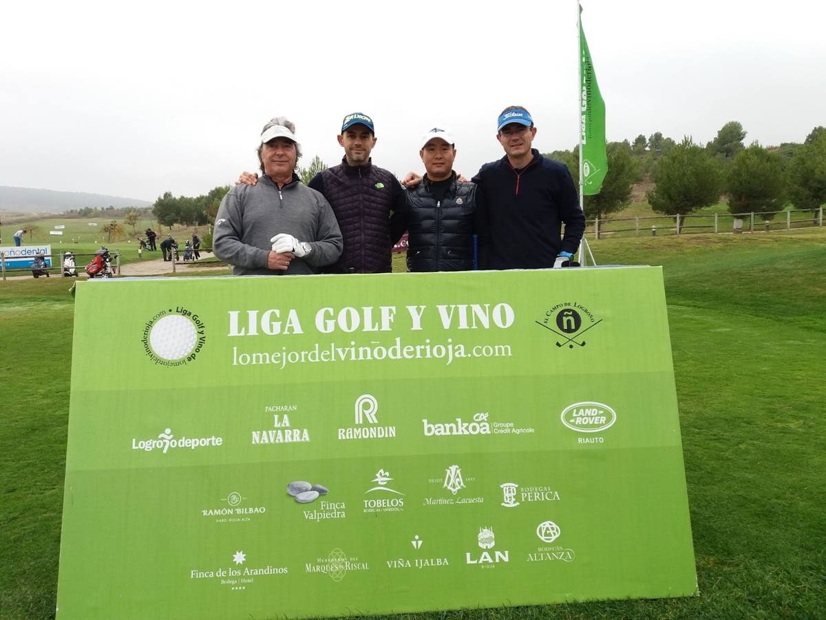 Imágenes de la salida de la final de la Liga de Golf y Vino de lomejordelvinoderioja.com.