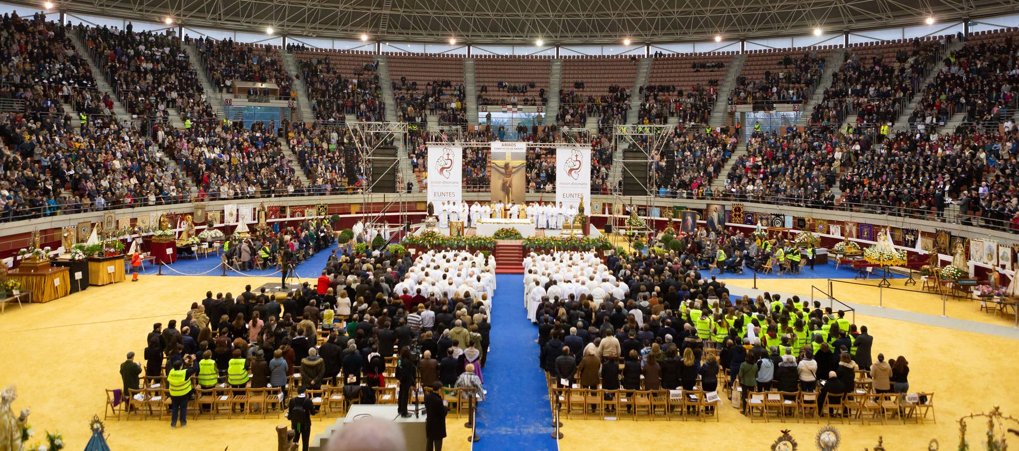 Fervor y fe en la misa de E untes.