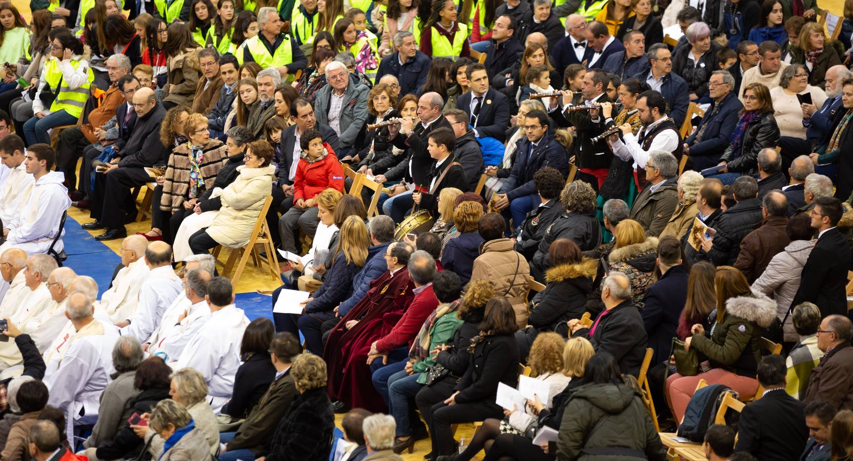 Fervor y fe en la misa de E untes.