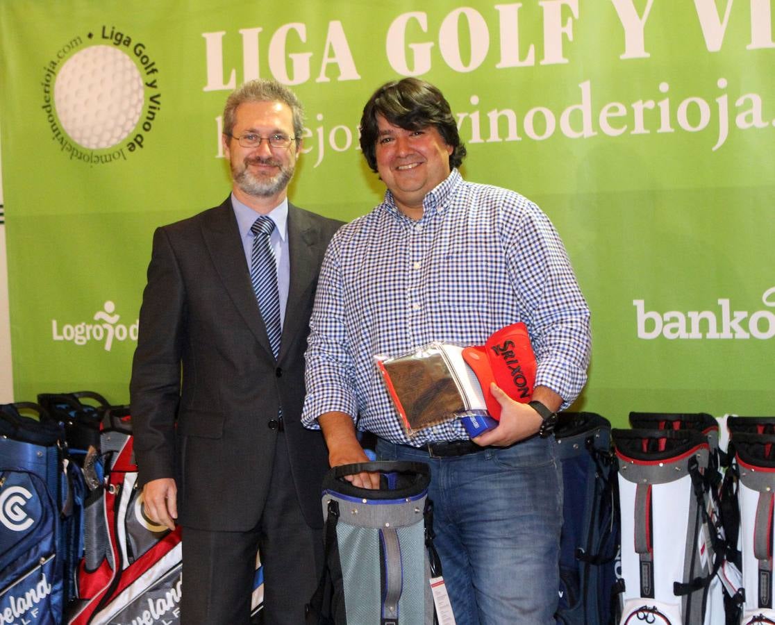 Tras la cena, los ganadores recibieron sus premios.