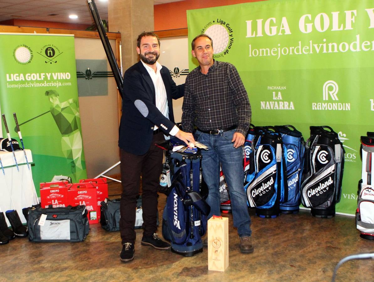 Tras la cena, los ganadores recibieron sus premios.