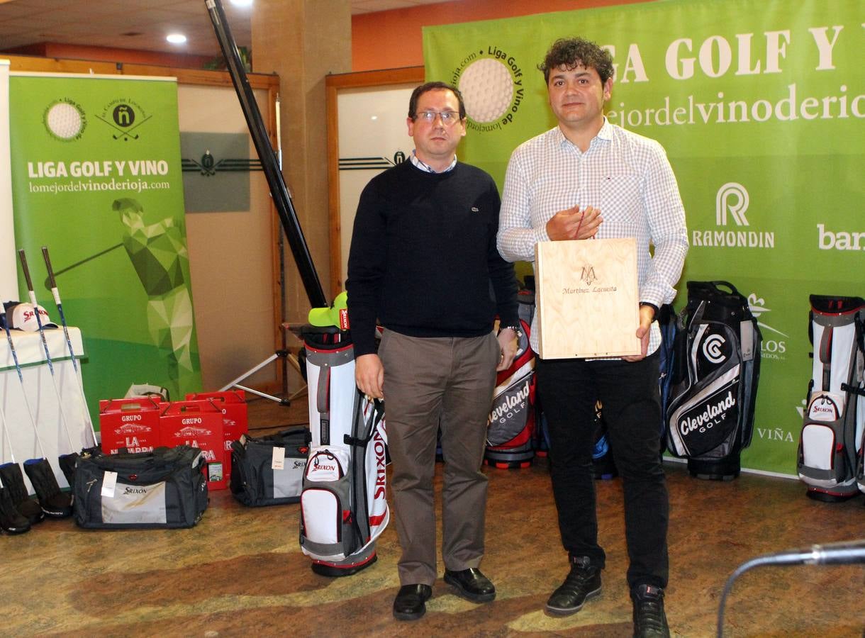 Tras la cena, los ganadores recibieron sus premios.