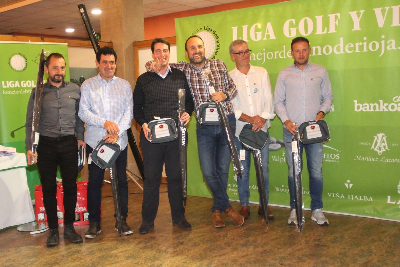 Tras la cena, los ganadores recibieron sus premios.