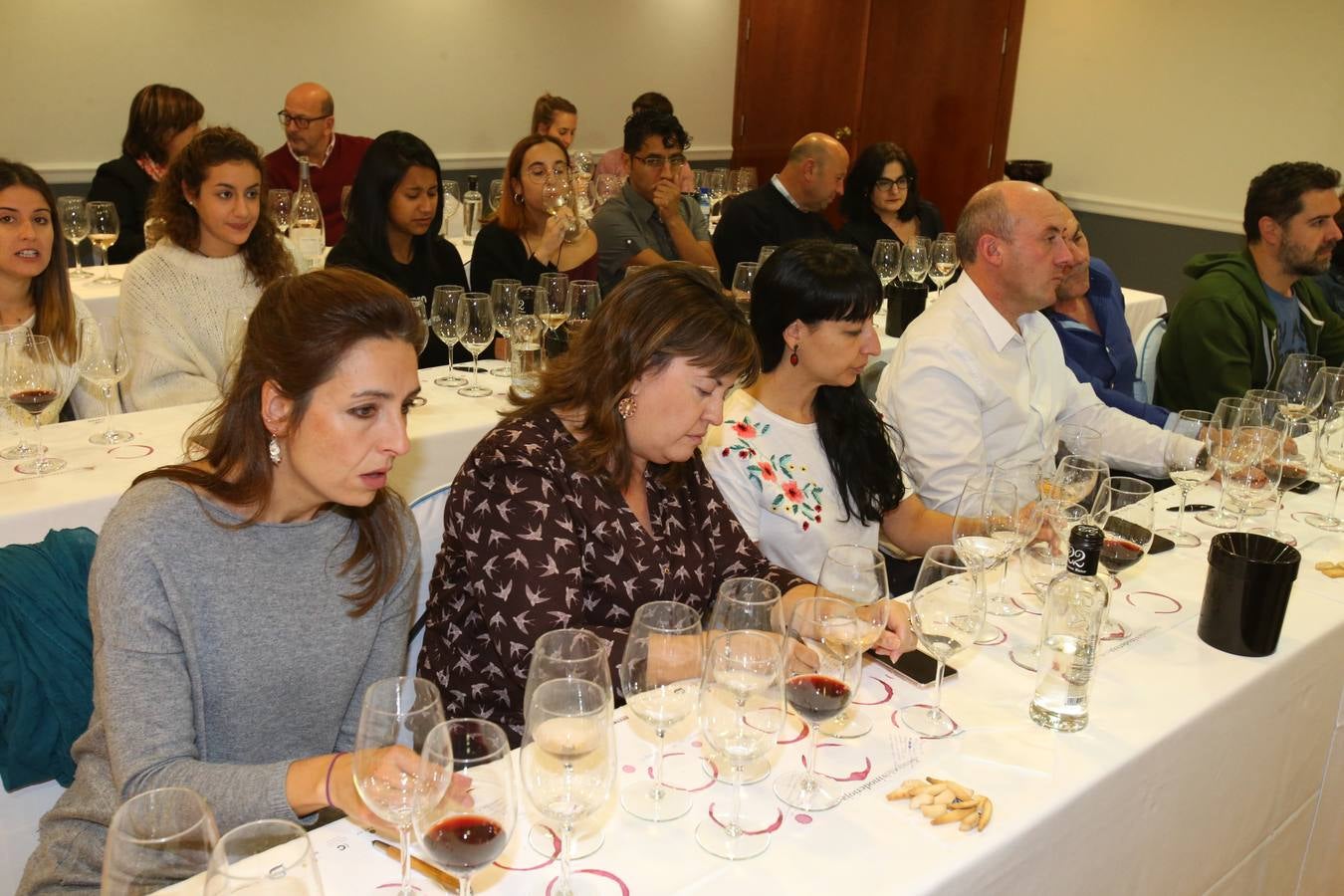 Lleno en la cata de lomejordelvinoderioja.com