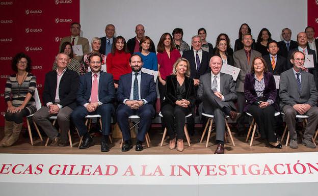 Foto de familia de los premiados. 