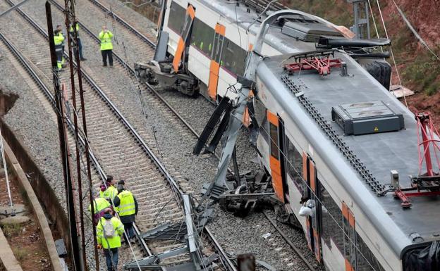 Vista del descarrilamiento del tren de cercanías en Vacarisses (Barcelona).