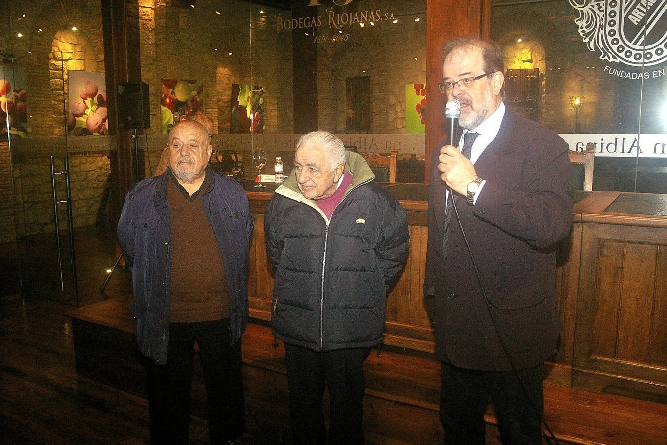 XVI Curso de Enología ´Ciudad de Cenicero´ organizado e impartido por la Universidad de La Rioja, dentro de sus Cursos de Verano. En esta edición las inscripciones han superado el centenar.