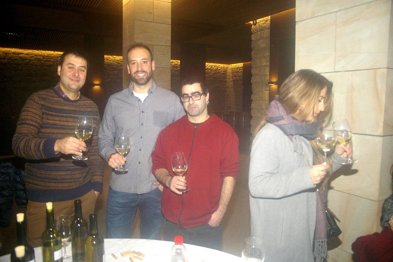 XVI Curso de Enología ´Ciudad de Cenicero´ organizado e impartido por la Universidad de La Rioja, dentro de sus Cursos de Verano. En esta edición las inscripciones han superado el centenar.