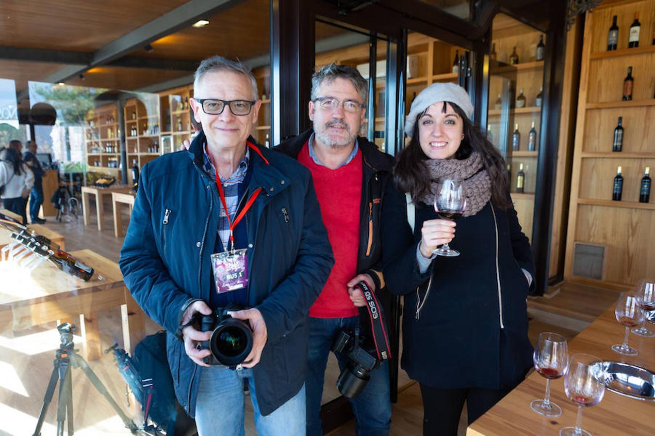 El sol y el buen tiempo se aliaron para hacer «la fotografía perfecta» en el VIII Rally Fotográfico del Rioja, que ayer reunió a 95 participantes y recorrió rincones y bodegas de Aldeanueva, Azagra y Navarrete 