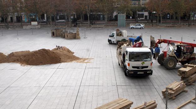 Arranca el montaje del belén monumental en el Ayuntamiento