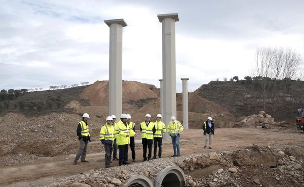 Visita del presidente y del consejero de Fomento a las obras de la variante de Murilllo en marzo de 2018. / 