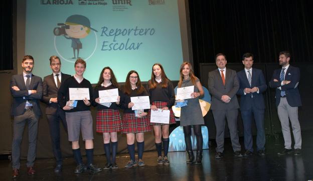 Uno de los equipos ganadores de la cuarta edición de Reportero Escolar. 