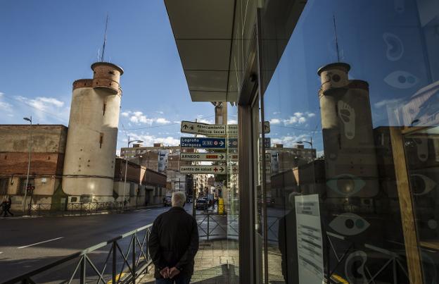 Fachada principal del cuartel de la Guardia Civil en la calle Bebricio. 