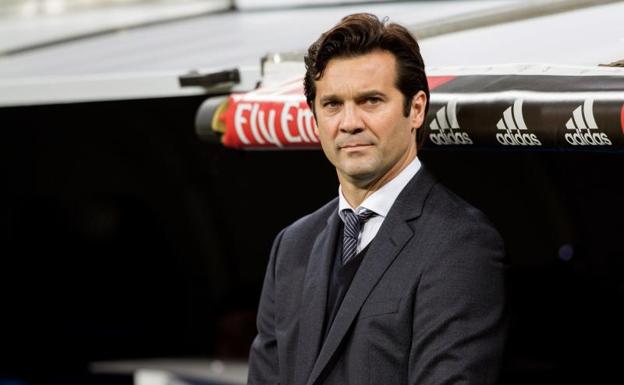 Santiago Hernán Solari durante el encuentro ante el Valencia