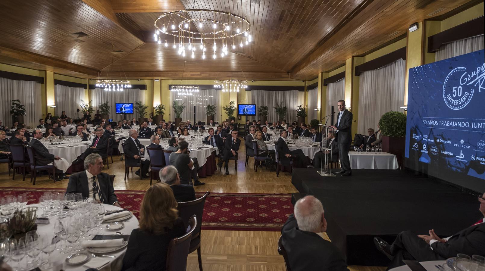 La patronal del sector bodeguero regional cierra con una cata y una cena la conmemoración de cinco décadas de impronta en la Denominación Rioja 