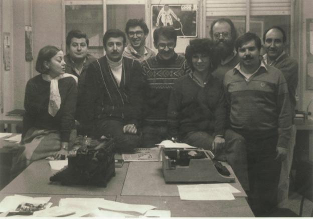 En la redacción de LA RIOJA, en los ochenta, junto Esperanza Martínez-Zaporta, José Ignacio Gasco, Jorge Blaschke, Casimiro Somalo, Montse Ramírez, Marcelino Izquierdo y Francisco Martín Losa. 