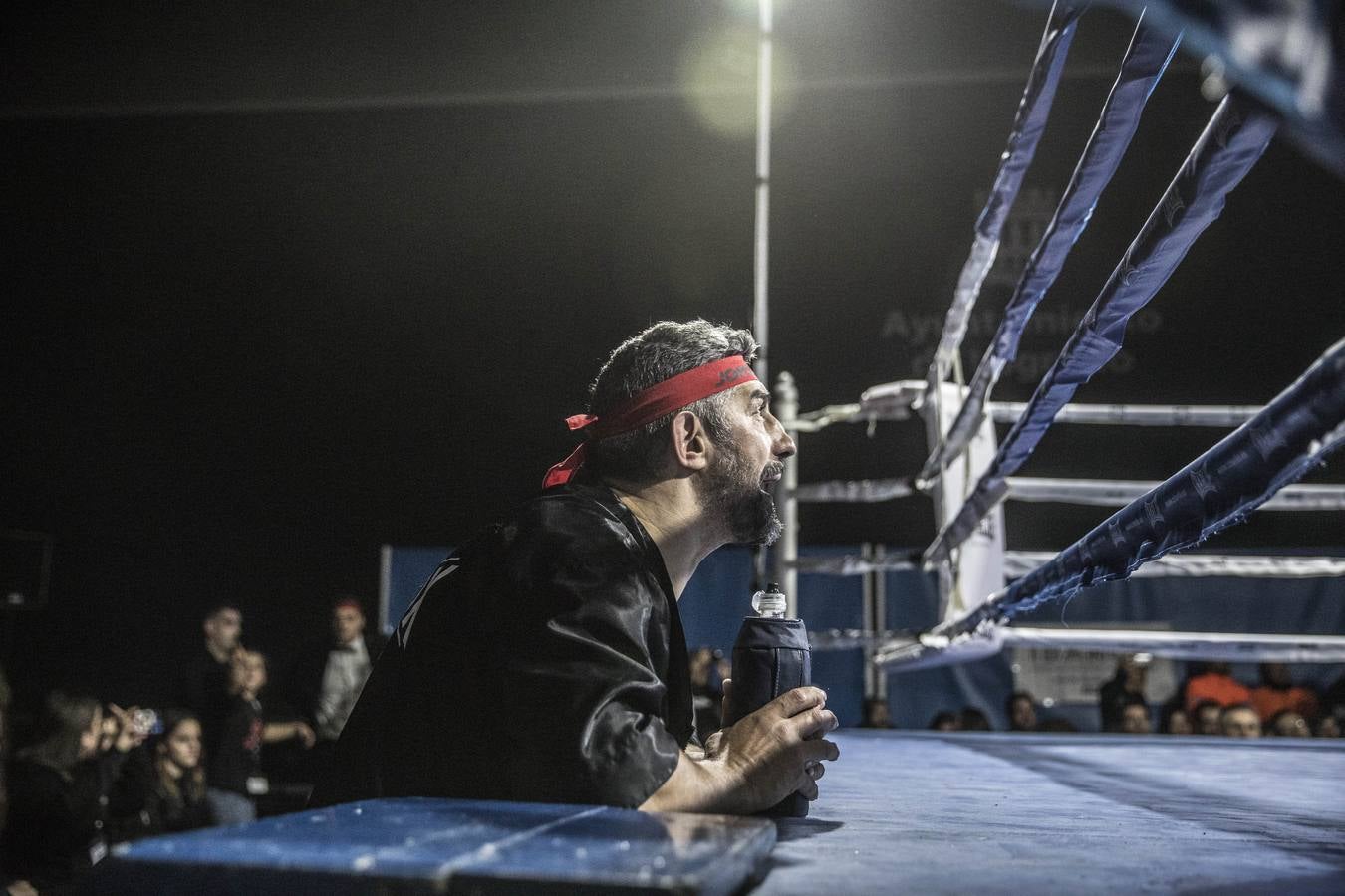 El púgil local Jorge 'Tiburón' Vallejo y el nicaragüense Michael Mora protagonizaron una velada de boxeo a la que asistieron cerca de quinientos espectadores 