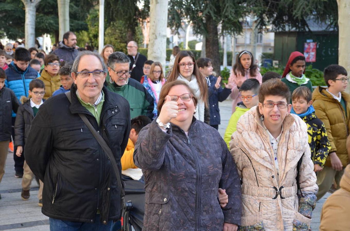 La Asociación IGUAL TI ha celebrado hoy el 'Día Internacional de la Discapacidad' con varias acciones. Desde su Centro de Atención Diurna Áncora en Calahorra ha convocado su tradicional 'Marcha Ancora' por las calles de la ciudad. Los objetivose se han centrado en la idea clave de hablar de derechos, empatía y apoyo.