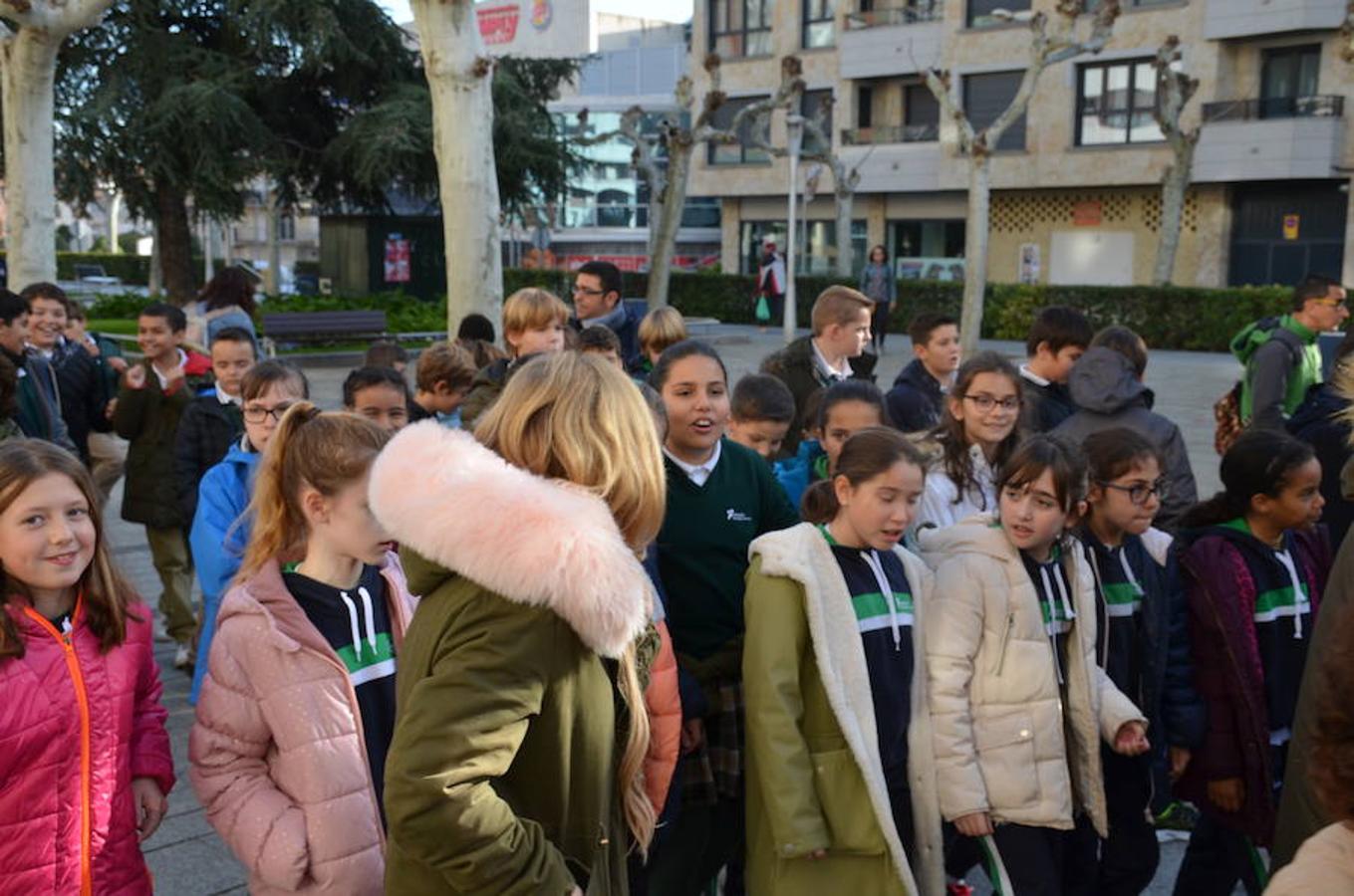 La Asociación IGUAL TI ha celebrado hoy el 'Día Internacional de la Discapacidad' con varias acciones. Desde su Centro de Atención Diurna Áncora en Calahorra ha convocado su tradicional 'Marcha Ancora' por las calles de la ciudad. Los objetivose se han centrado en la idea clave de hablar de derechos, empatía y apoyo.