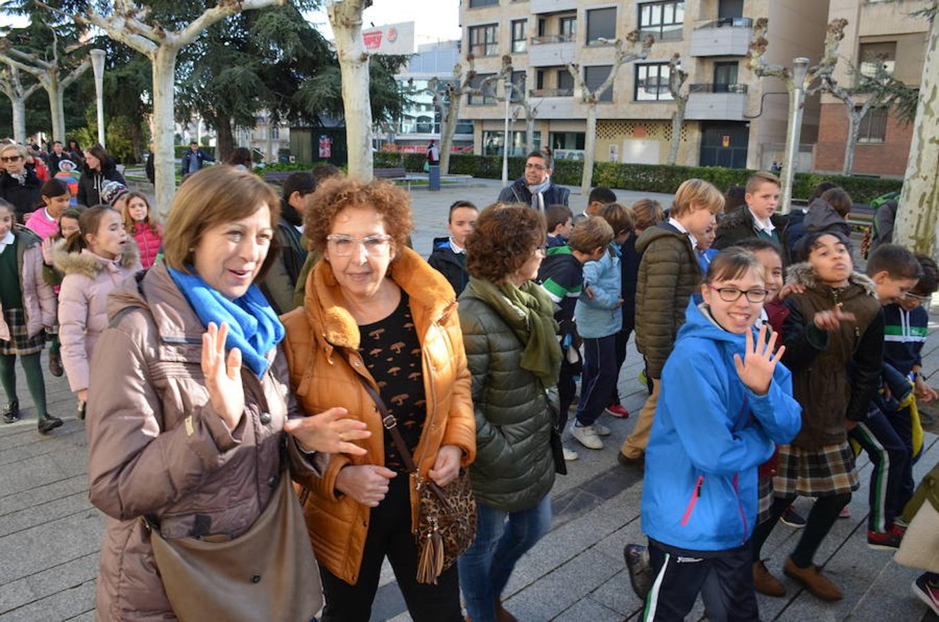 La Asociación IGUAL TI ha celebrado hoy el 'Día Internacional de la Discapacidad' con varias acciones. Desde su Centro de Atención Diurna Áncora en Calahorra ha convocado su tradicional 'Marcha Ancora' por las calles de la ciudad. Los objetivose se han centrado en la idea clave de hablar de derechos, empatía y apoyo.