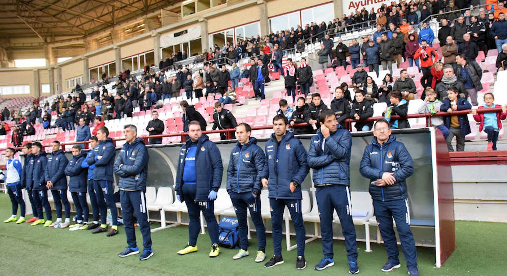 La UDL recuperó un punto en el partido jugado ayer en Las Gaunas contra la Real Sociedad B. El 1-1 llegó gracias a un cabezazo de Ander Vitoria en un córner tras el tempranero tanto guipuzcoano.