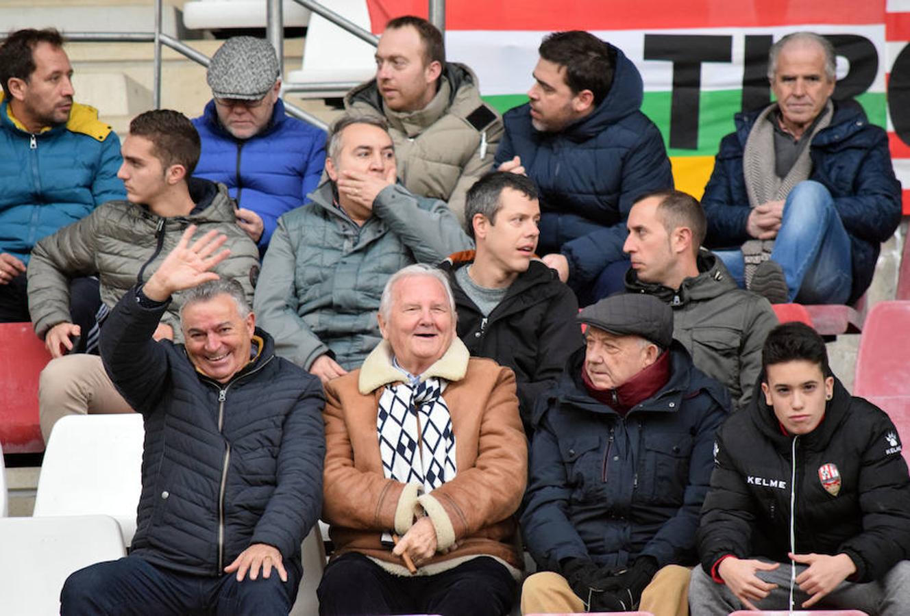 La UDL recuperó un punto en el partido jugado ayer en Las Gaunas contra la Real Sociedad B. El 1-1 llegó gracias a un cabezazo de Ander Vitoria en un córner tras el tempranero tanto guipuzcoano.