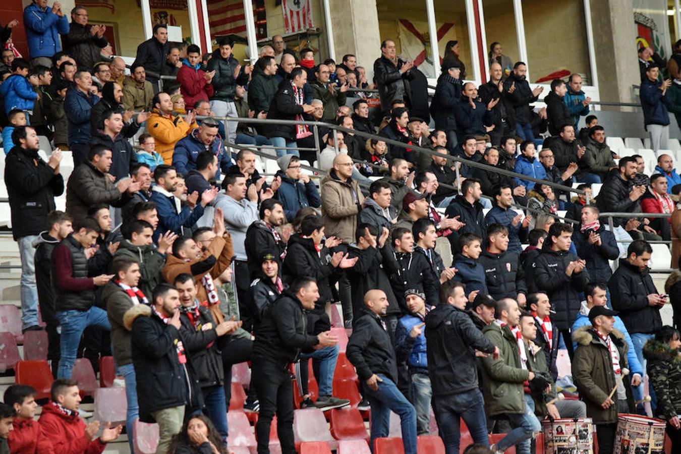 La UDL recuperó un punto en el partido jugado ayer en Las Gaunas contra la Real Sociedad B. El 1-1 llegó gracias a un cabezazo de Ander Vitoria en un córner tras el tempranero tanto guipuzcoano.