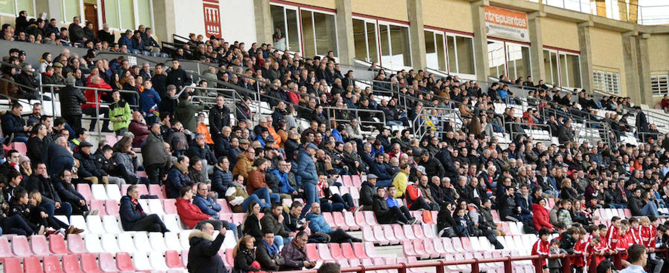 La UDL recuperó un punto en el partido jugado ayer en Las Gaunas contra la Real Sociedad B. El 1-1 llegó gracias a un cabezazo de Ander Vitoria en un córner tras el tempranero tanto guipuzcoano.