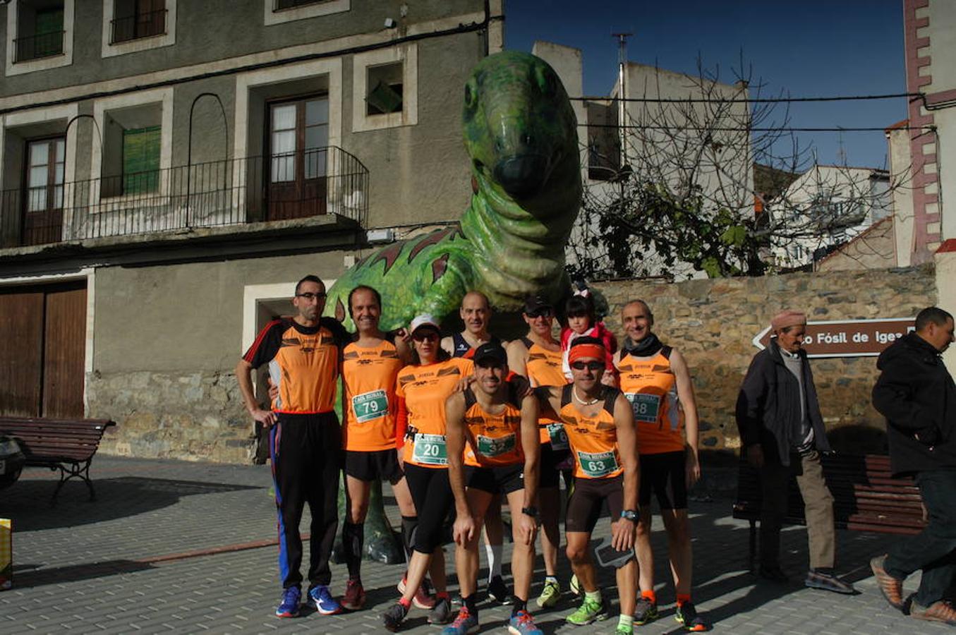 VI carrera 'Entre Dinosaurios Villa de Igea celebrada el domingo pasado por una ruta de más de 10 kilómetros campo a través en la que participaron 119 atletas. También hubo pruebas para niños en el casco urbano en las que compitieron 55 chavales.