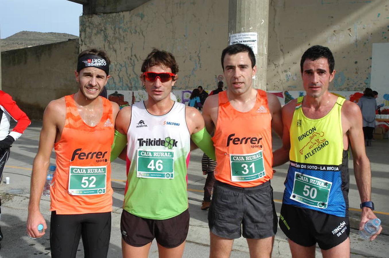 VI carrera 'Entre Dinosaurios Villa de Igea celebrada el domingo pasado por una ruta de más de 10 kilómetros campo a través en la que participaron 119 atletas. También hubo pruebas para niños en el casco urbano en las que compitieron 55 chavales.