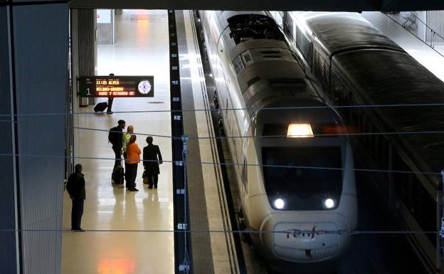 Una avería obliga a suspender el tren matinal entre Logroño y Barcelona