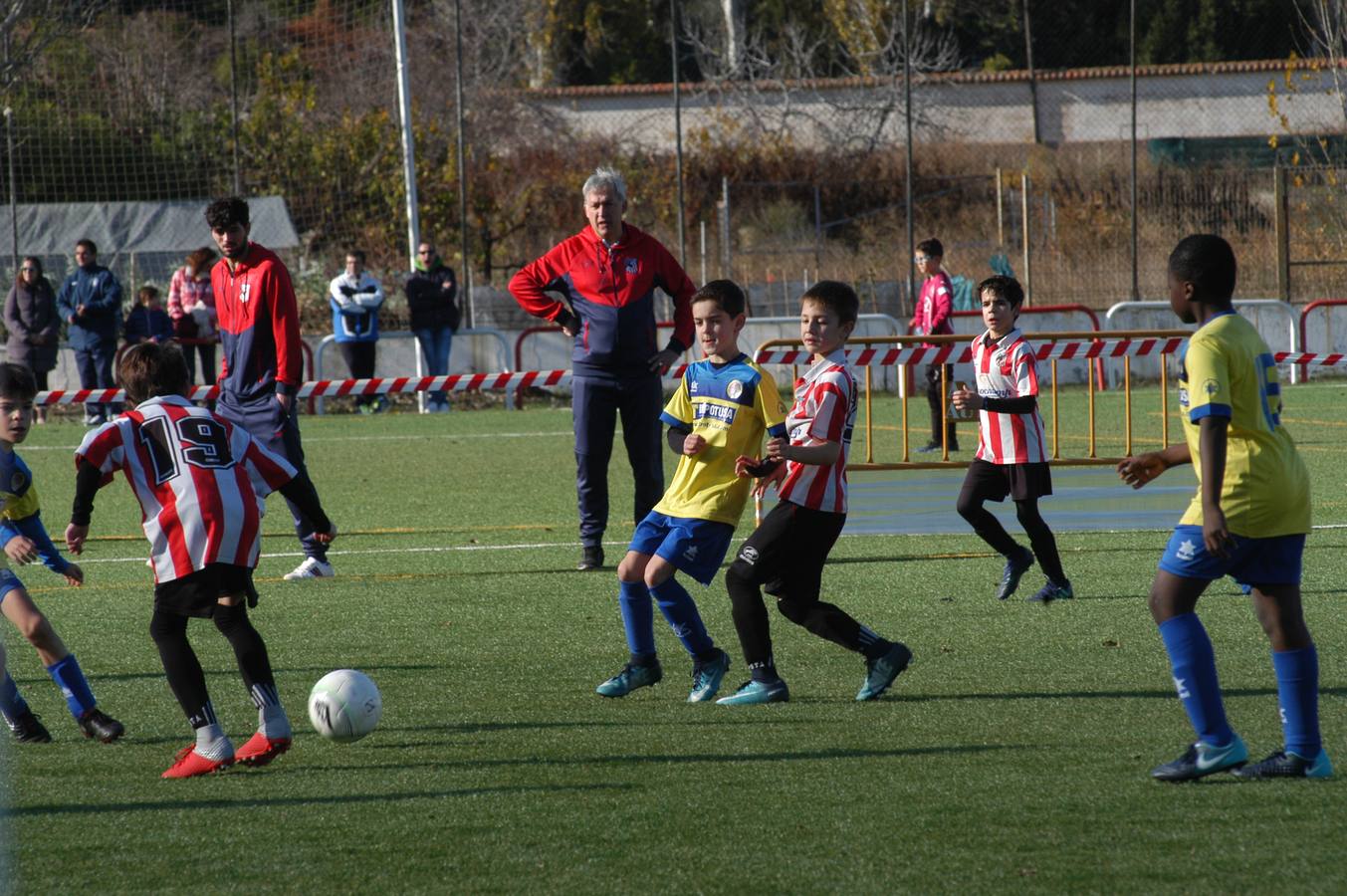 XXI torneo de fútbol base Villa de Autol que ha comenzado este jueves y durará hasta el domingo. Participan 99 equipos, 1.300 chavales de 30 clubes de La Rioja y Navarra.