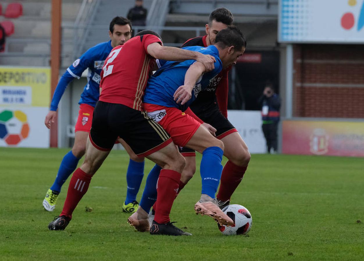 Cerca de un millar de aficionados riojanos acudieron ayer a Anduva para disfrutar con la UDL. La derrota (1-0) en casa del Mirandés no anuló las buenas esperanzas de este equipo y de su afición para la temporada. 