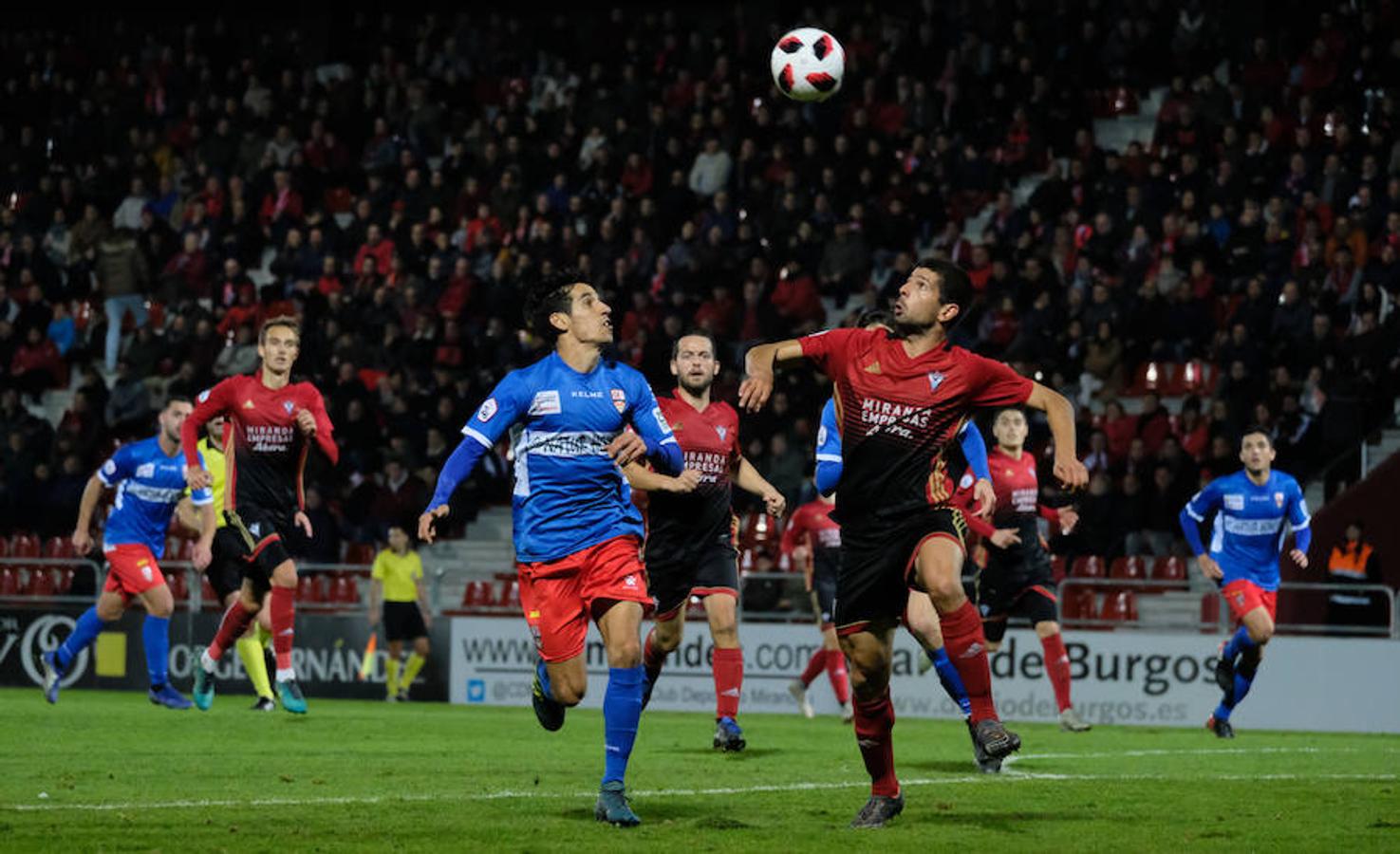 Cerca de un millar de aficionados riojanos acudieron ayer a Anduva para disfrutar con la UDL. La derrota (1-0) en casa del Mirandés no anuló las buenas esperanzas de este equipo y de su afición para la temporada. 