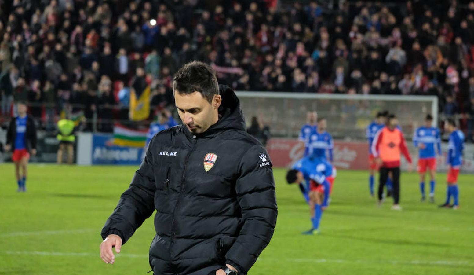 Cerca de un millar de aficionados riojanos acudieron ayer a Anduva para disfrutar con la UDL. La derrota (1-0) en casa del Mirandés no anuló las buenas esperanzas de este equipo y de su afición para la temporada. 